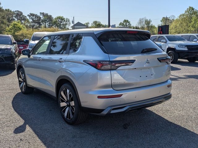 2026 Mitsubishi Outlander Base