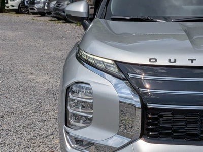 2026 Mitsubishi Outlander SE