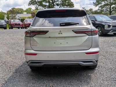 2026 Mitsubishi Outlander SE