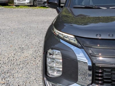 2026 Mitsubishi Outlander Base
