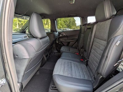 2026 Mitsubishi Outlander Base