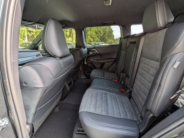 2026 Mitsubishi Outlander Base