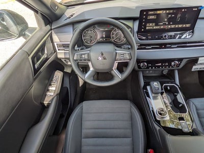 2026 Mitsubishi Outlander Base