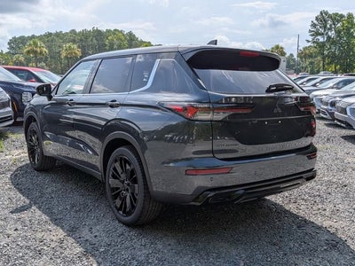 2026 Mitsubishi Outlander Base