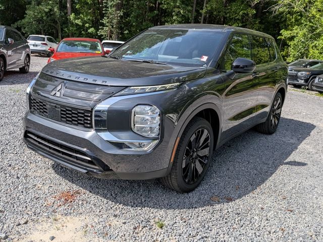 2026 Mitsubishi Outlander Base