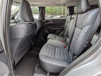2026 Mitsubishi Outlander SE