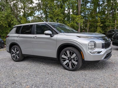 2026 Mitsubishi Outlander SE