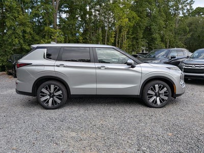 2026 Mitsubishi Outlander SE