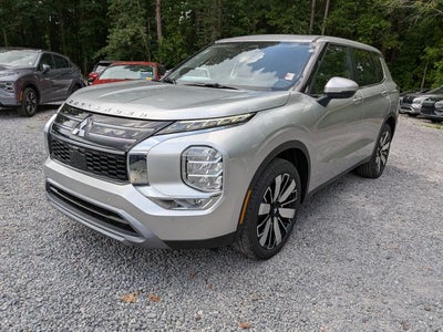 2026 Mitsubishi Outlander SE