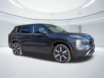 2026 Mitsubishi Outlander SE