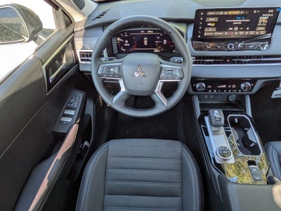 2026 Mitsubishi Outlander SE