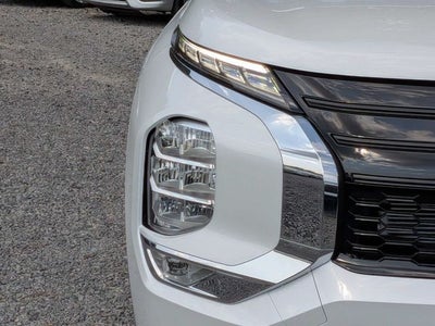 2026 Mitsubishi Outlander LE