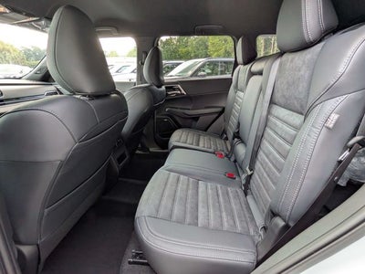 2026 Mitsubishi Outlander LE