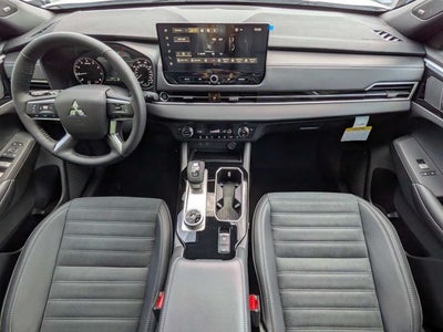 2026 Mitsubishi Outlander LE