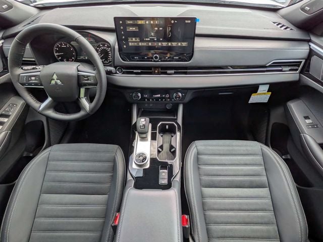 2026 Mitsubishi Outlander LE