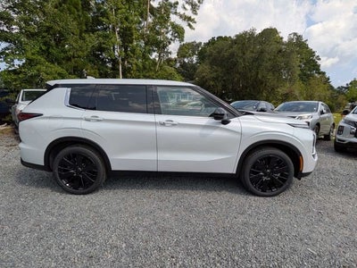 2026 Mitsubishi Outlander LE