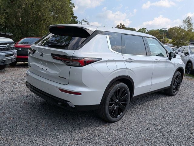 2026 Mitsubishi Outlander LE