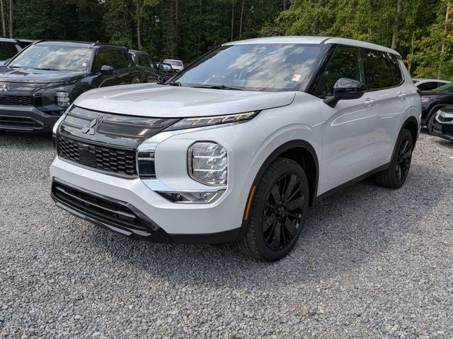 2026 Mitsubishi Outlander LE