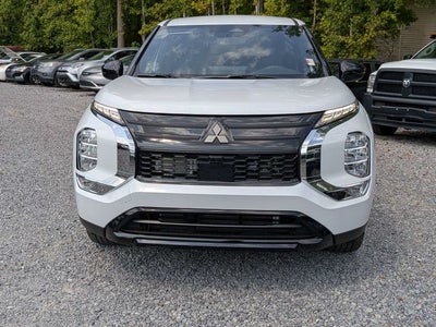 2026 Mitsubishi Outlander LE