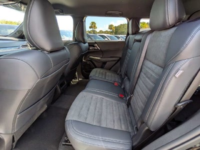 2026 Mitsubishi Outlander LE