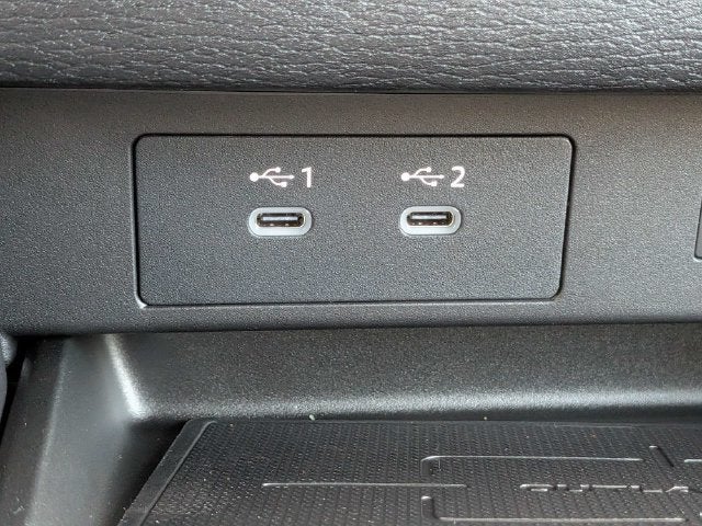 2026 Mitsubishi Outlander LE