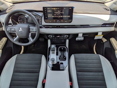 2026 Mitsubishi Outlander SE