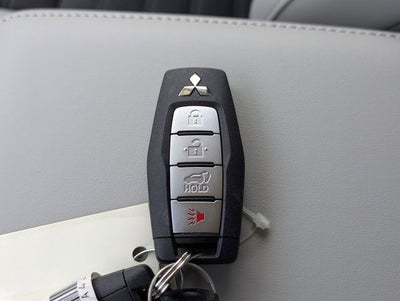 2026 Mitsubishi Outlander SE
