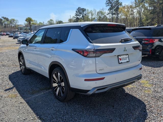 2026 Mitsubishi Outlander SE