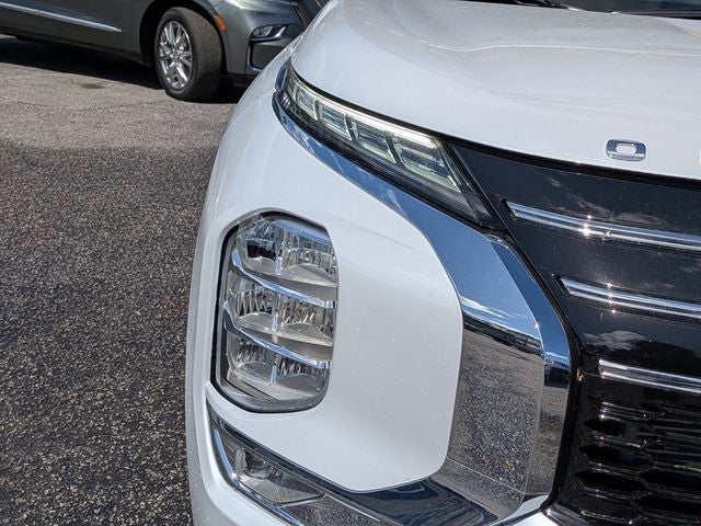 2026 Mitsubishi Outlander Base