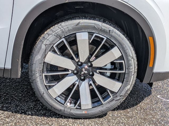 2026 Mitsubishi Outlander Base