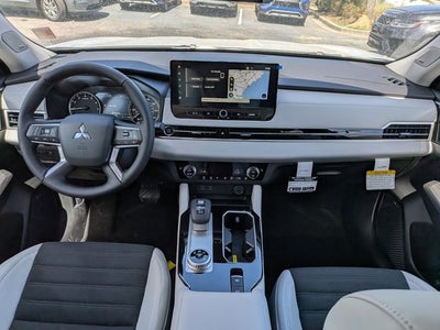 2026 Mitsubishi Outlander Base