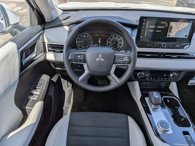 2026 Mitsubishi Outlander Base