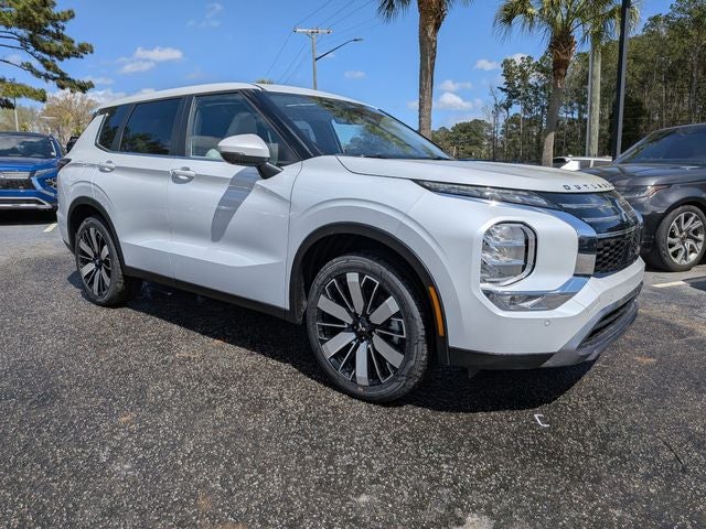 2026 Mitsubishi Outlander Base