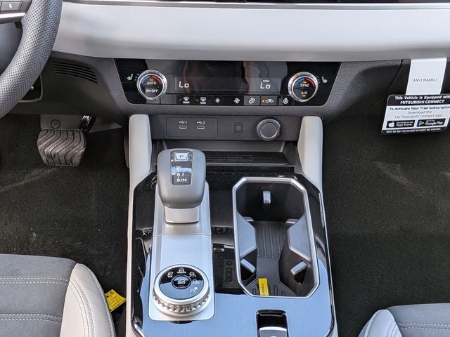 2026 Mitsubishi Outlander Base