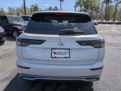 2026 Mitsubishi Outlander Base