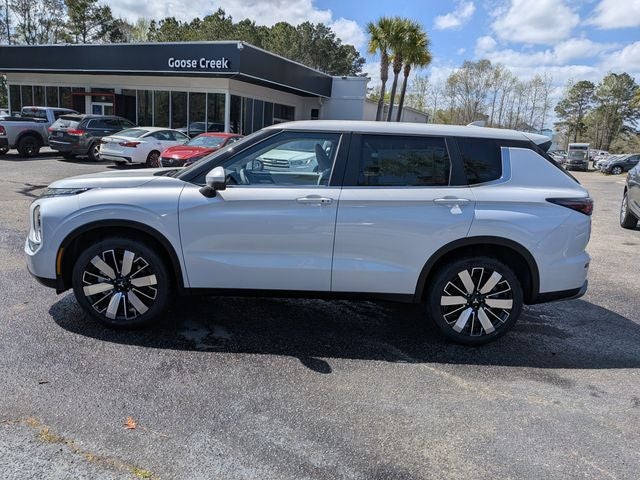 2026 Mitsubishi Outlander Base