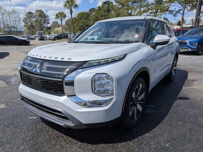 2026 Mitsubishi Outlander Base