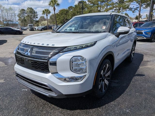 2026 Mitsubishi Outlander Base