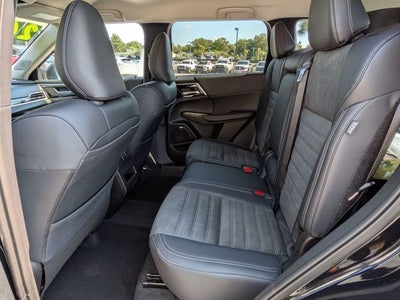 2026 Mitsubishi Outlander SE