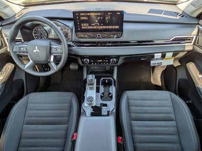 2026 Mitsubishi Outlander SE