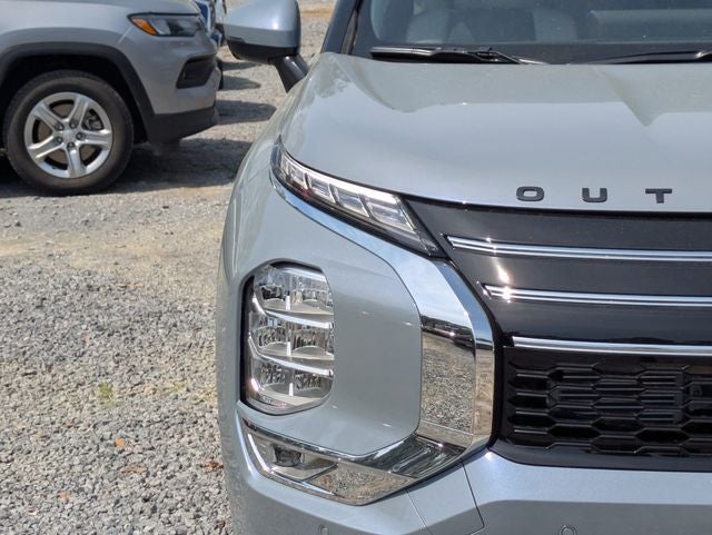 2026 Mitsubishi Outlander Base