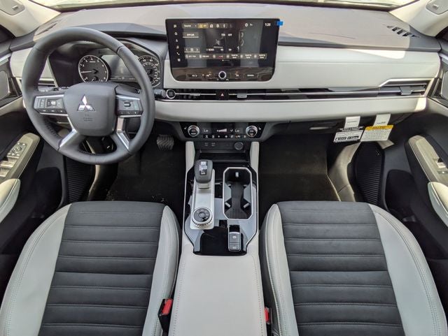 2026 Mitsubishi Outlander Base