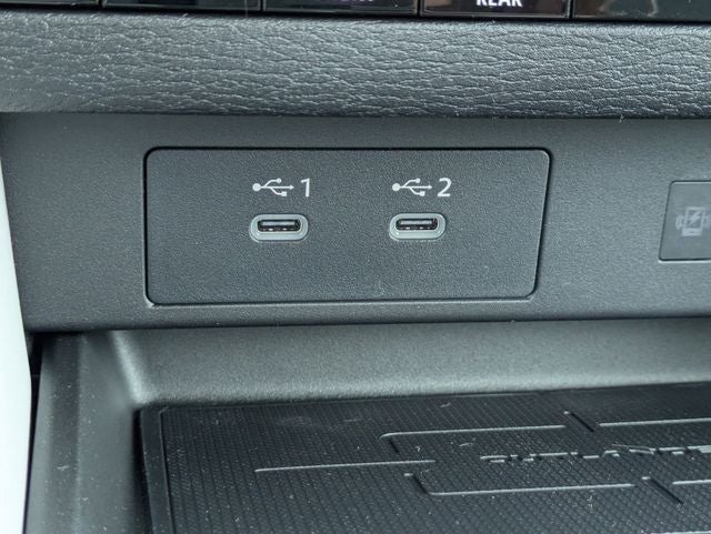 2026 Mitsubishi Outlander Base