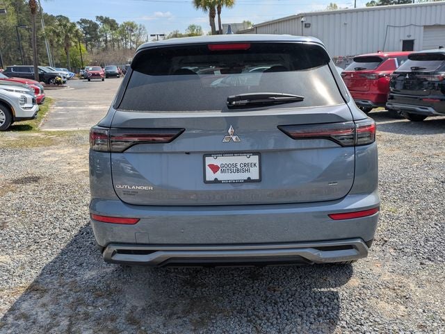 2026 Mitsubishi Outlander Base