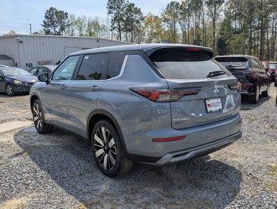 2026 Mitsubishi Outlander Base