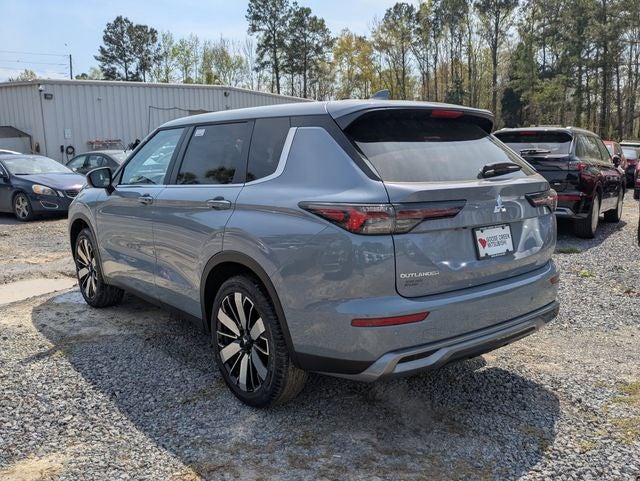 2026 Mitsubishi Outlander Base