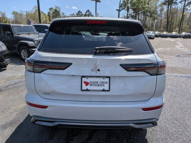 2026 Mitsubishi Outlander SE