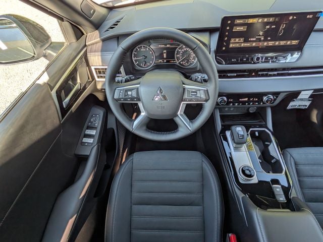 2026 Mitsubishi Outlander Base