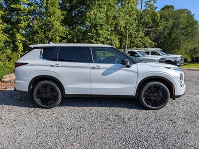 2026 Mitsubishi Outlander Base
