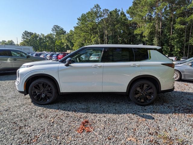 2026 Mitsubishi Outlander Base